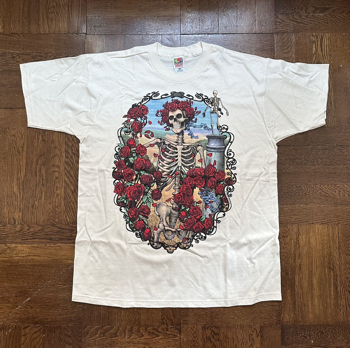 image of Fruit Of The Loom x Grateful Dead VTG 1995 Grateful Dead Bertha T Shirt - Nos Roses in Cream (Size 