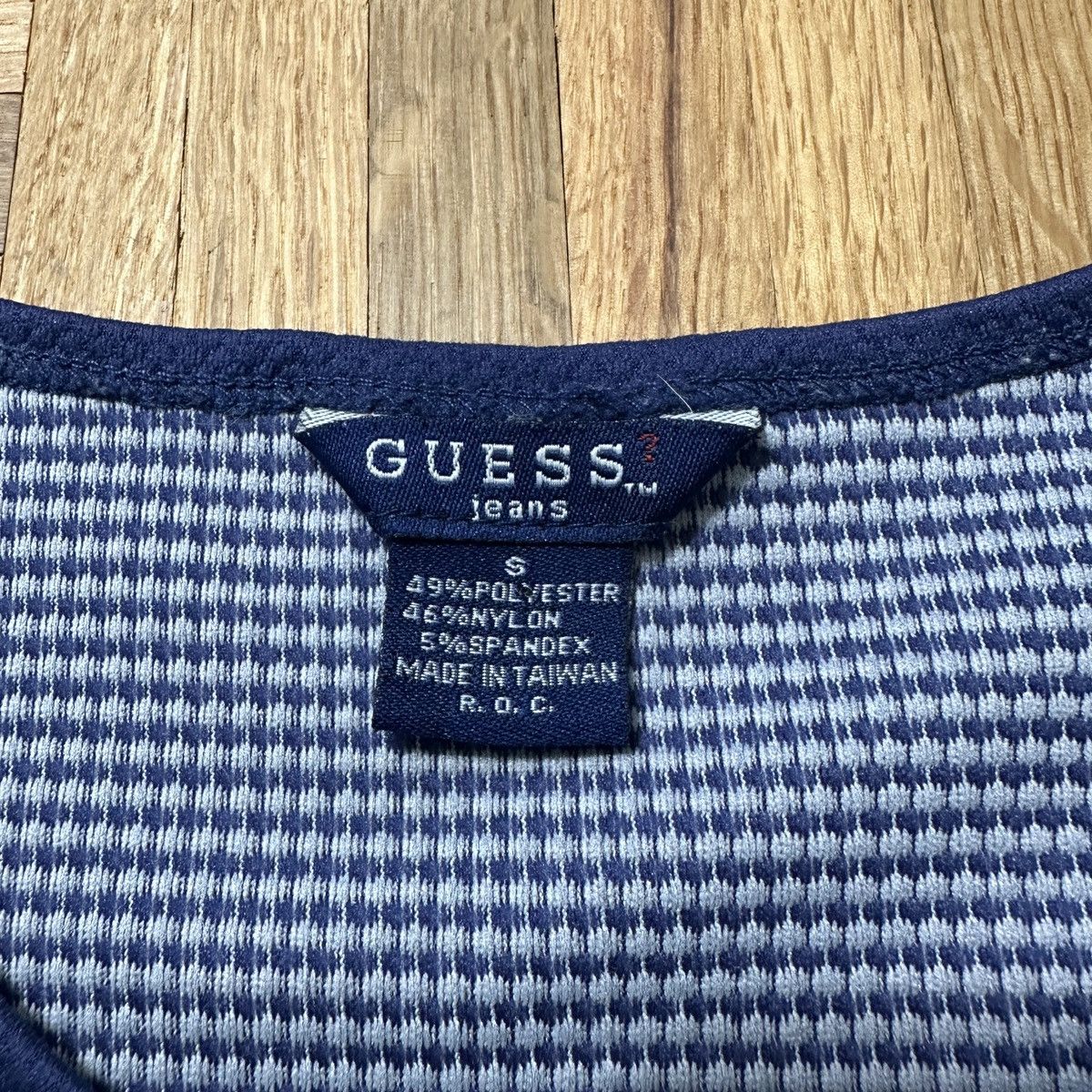 Guess Vintage Guess Jeans baby tee Size S / US 4 / IT 40 - 4 Thumbnail