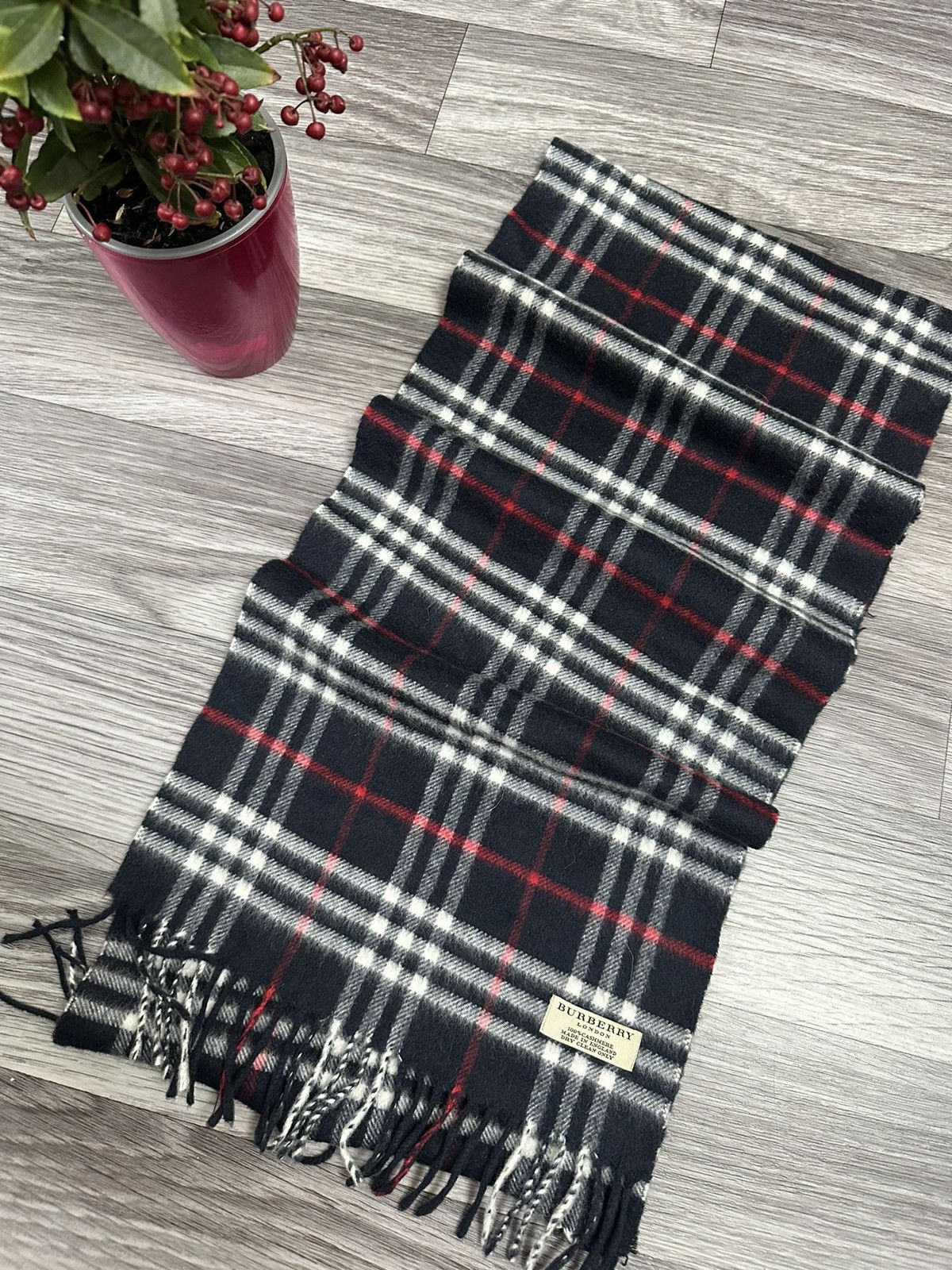 Burberry Burberry Black Nova Check Cashmere Scarf New collections Size ONE SIZE - 3 Thumbnail