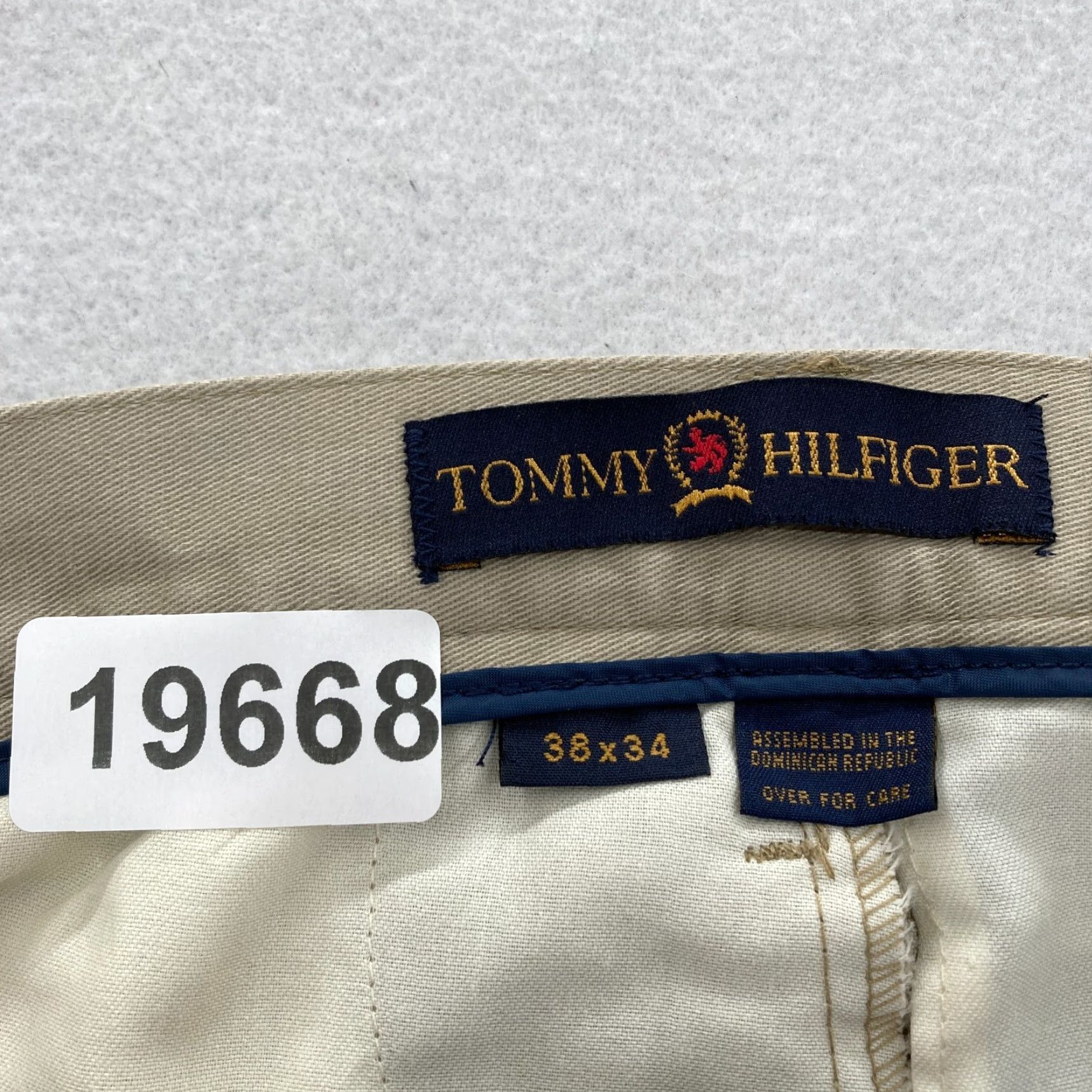 Tommy Hilfiger Vintage Tommy Hilfiger Khaki Pants Mens 38x34 Beige Wrinkle Resistant Pleated Pants Mens Size US 38 / EU 54 - 4 Thumbnail
