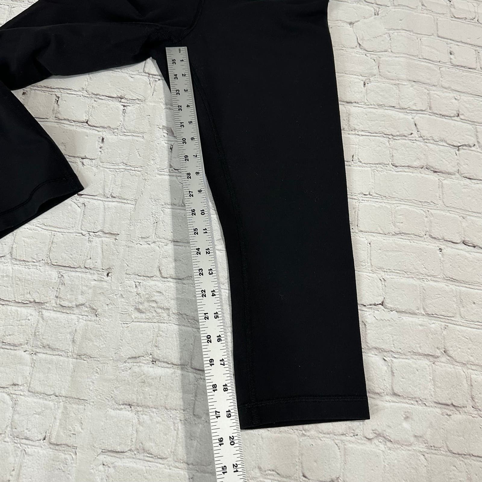 Lululemon Black Lululemon Leggings size 6 Size 28" / US 6 / IT 42 - 5 Thumbnail