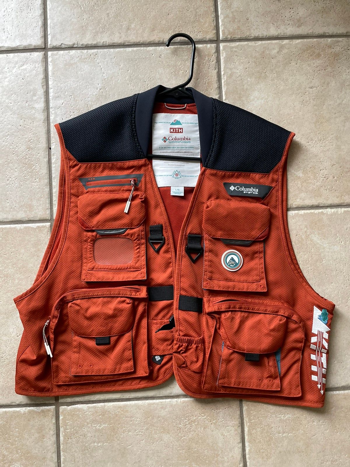 WTS] Kith x Columbia PFG Vest, Size Large NEW : r/KithNYC