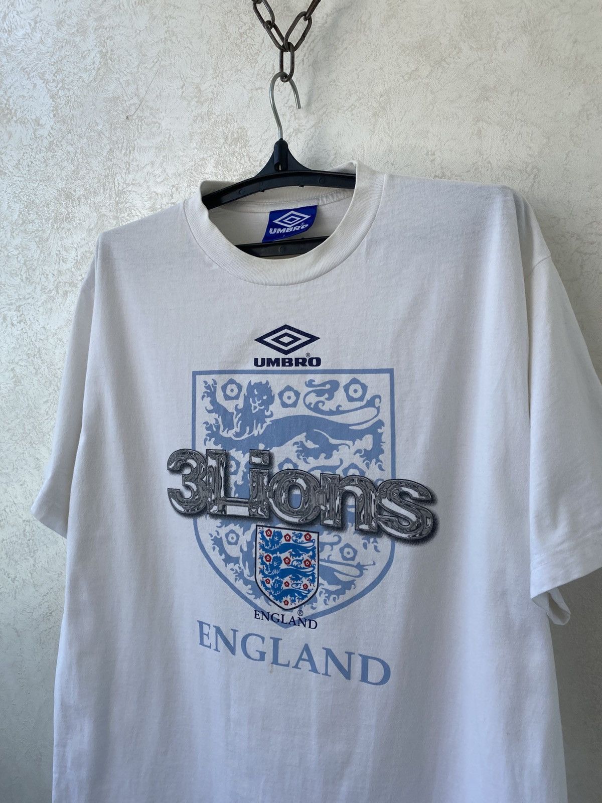 Umbro Vintage 90s England Umbro 3Lions Soccer Football T Shirt Size US L / EU 52-54 / 3 - 4 Thumbnail