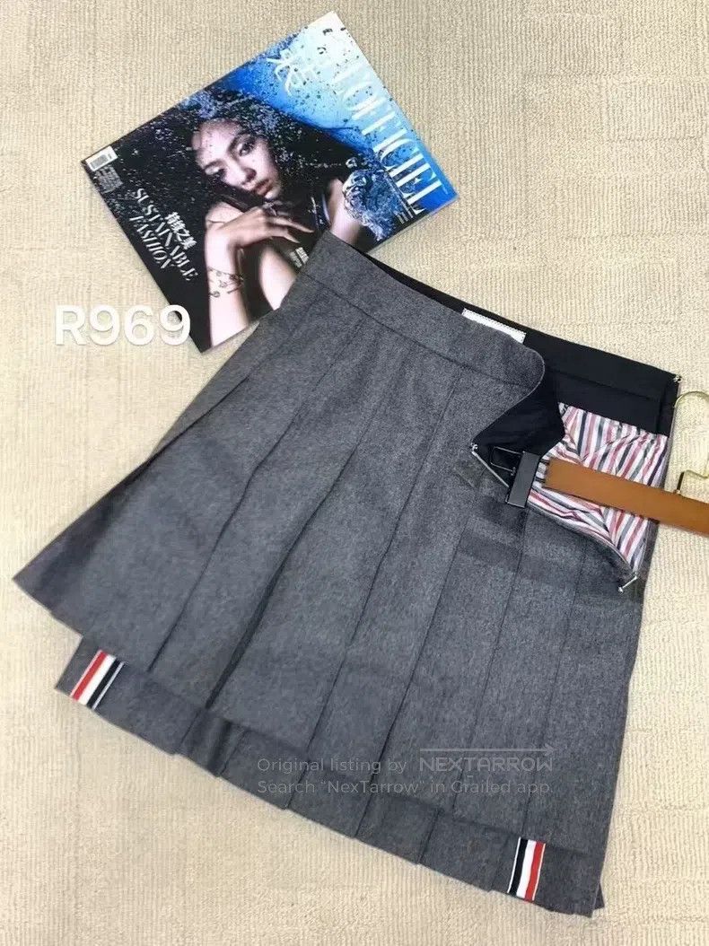 Thom Browne Thom Browne Classic Wool Pleated Skirt Size 25" / US 0 / IT 36 - 1 Thumbnail