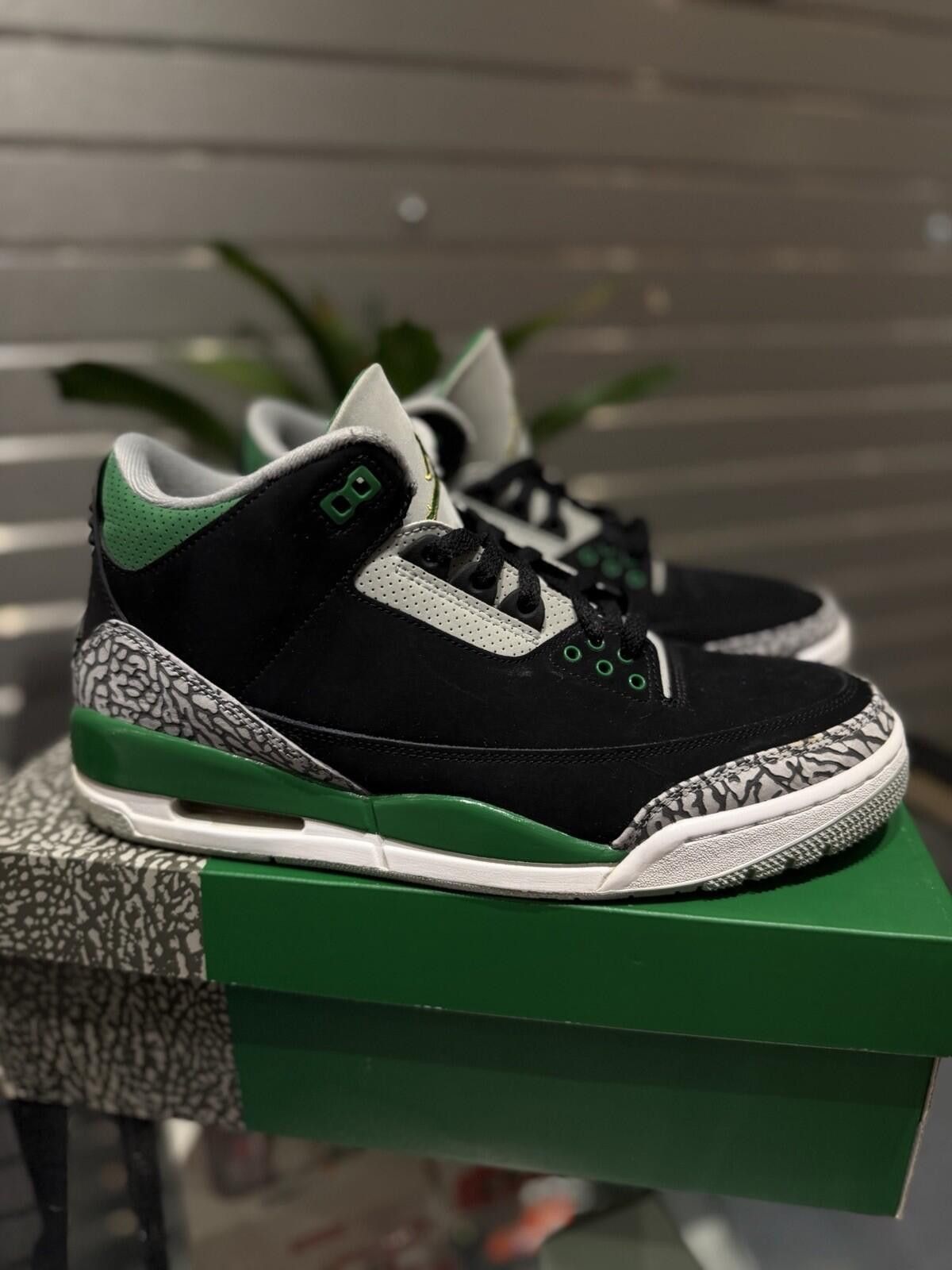 Jordan Brand Air Jordan 3 'Pine Green' Men's Size 10 Pre-owned Sneakers Size US 10 / EU 43 - 3 Thumbnail