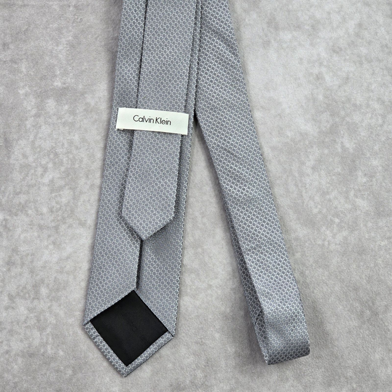 Calvin Klein Calvin Klein Gray Silver Geometric Silk Neck Tie Men's Size 30 - 3 Thumbnail