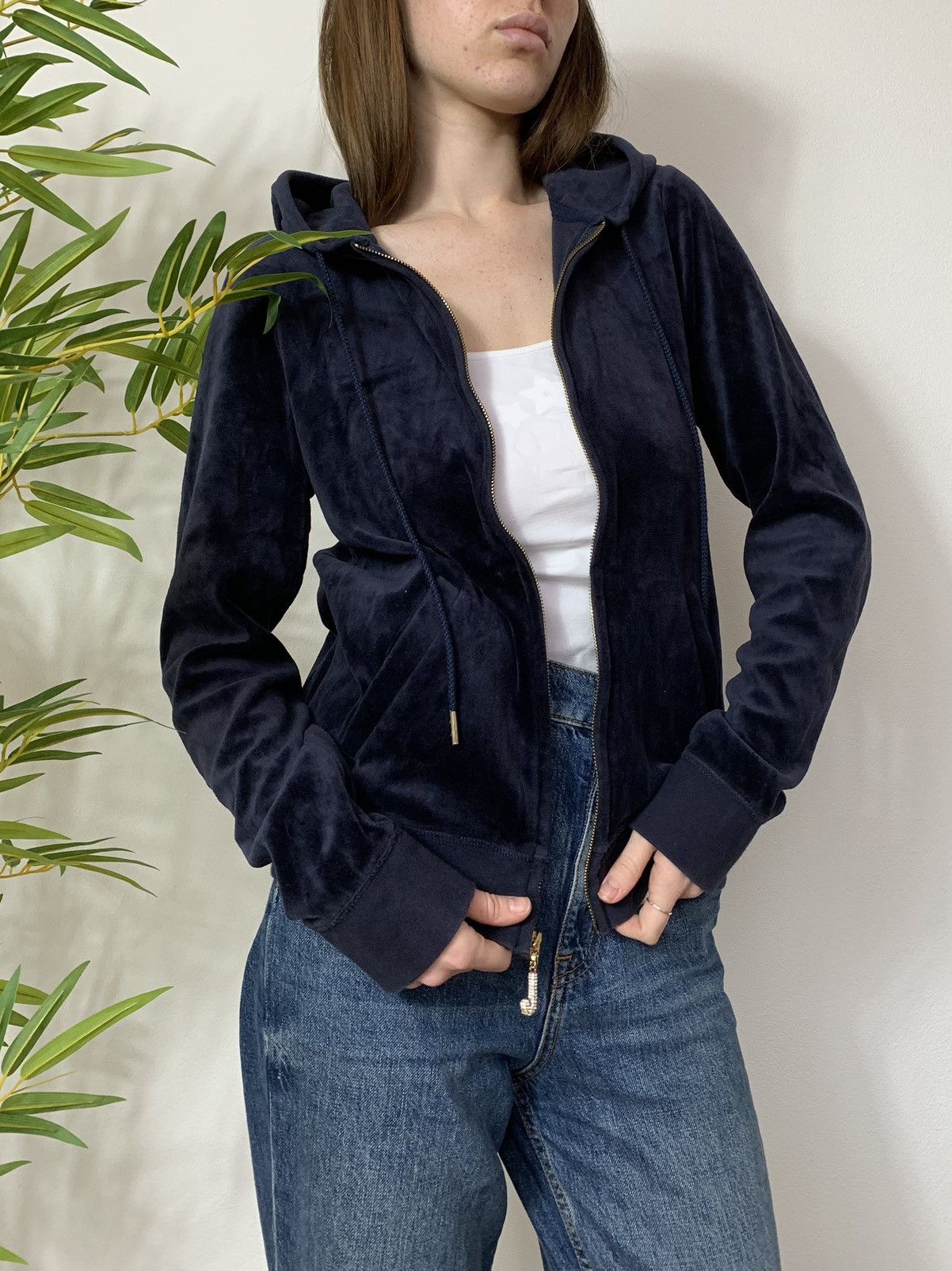 Juicy Couture VINTAGE JUICY COUTURE VELOUR BASIC ZIP UP HOODIE Size XL / US 12-14 / IT 48-50 - 4 Thumbnail