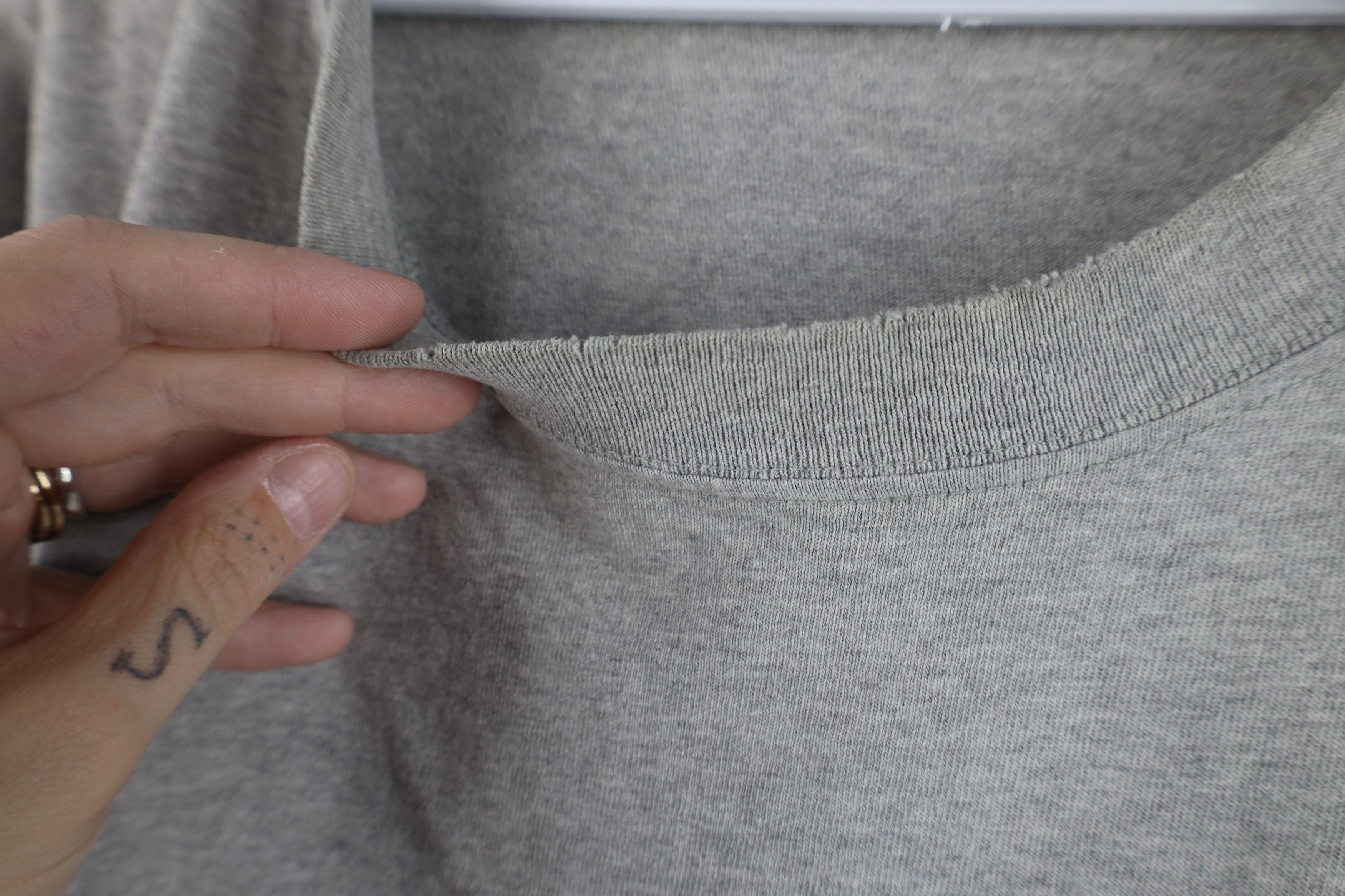 Vintage Vintage 90s Streetwear Heavyweight T-Shirt Heather Gray Size US L / EU 52-54 / 3 - 6 Thumbnail