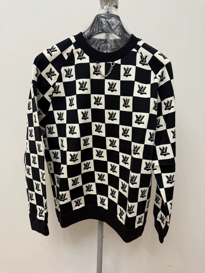 Louis Vuitton Louis Vuitton Checkerboard Logo Sweatshirt Size US XL / EU 56 / 4 - 1 Thumbnail