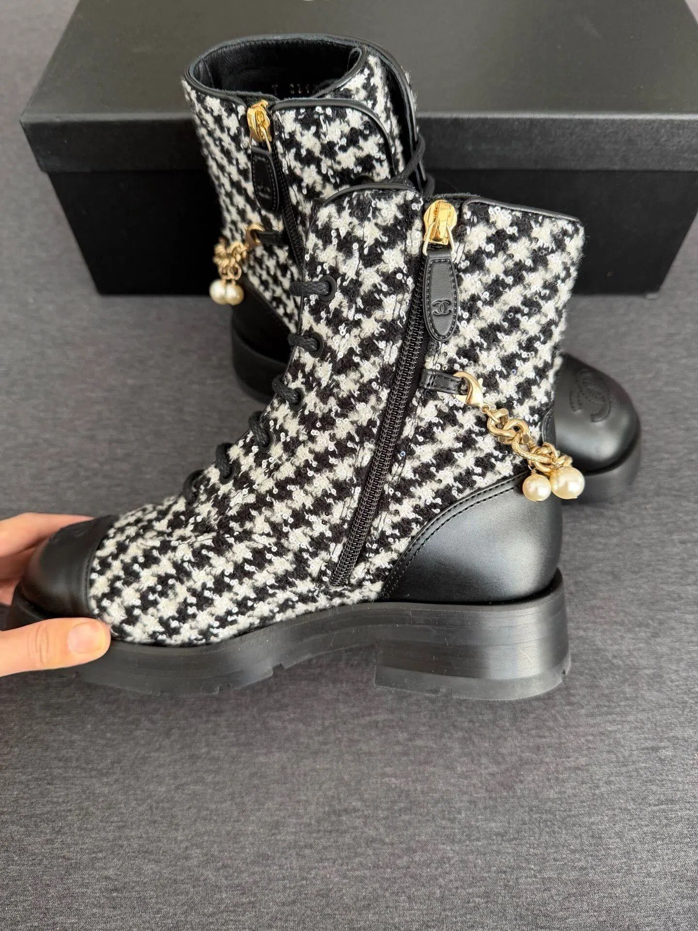 Chanel Chanel Black Houndstooth Tweed Short Boots. Size US 4.5 / IT 34.5 - 3 Thumbnail