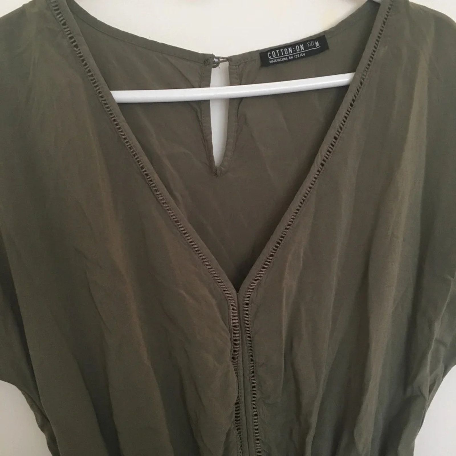 Cotton On Cotton On 100% Viscose army green Romper, size Medium Size 30" / US 8 / IT 44 - 2 Thumbnail