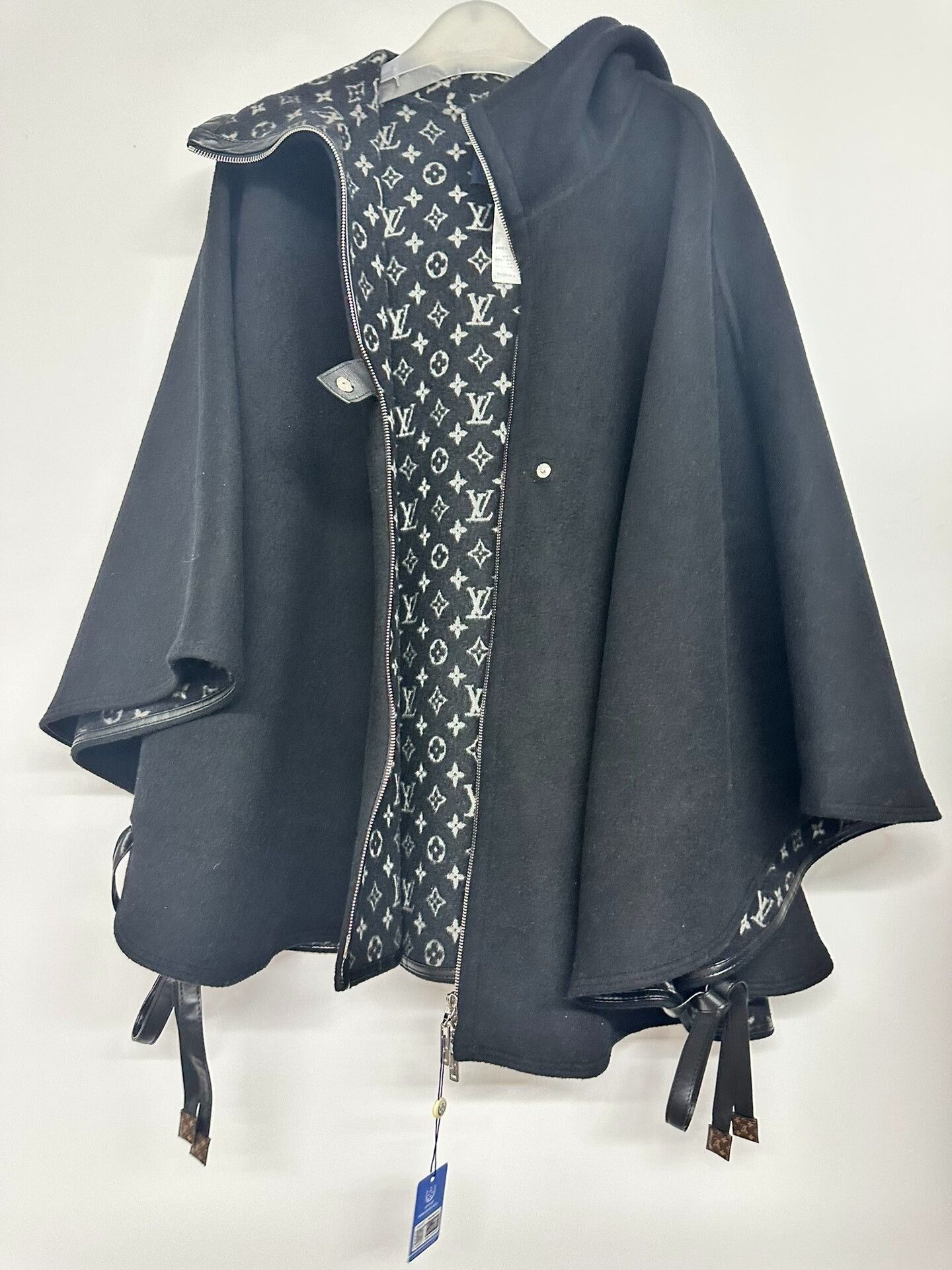 Louis Vuitton Louis Vuitton Monogram Cloak Coat Size S / US 4 / IT 40 - 1 Thumbnail