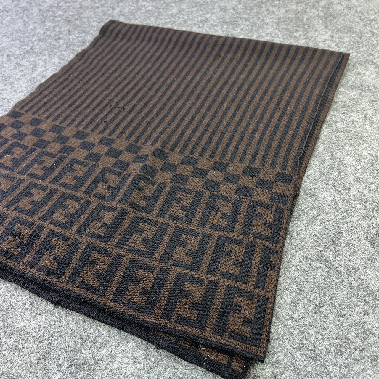 Fendi Fendi Scarf / Muffler / Neckwear T395 Size ONE SIZE - 9 Thumbnail