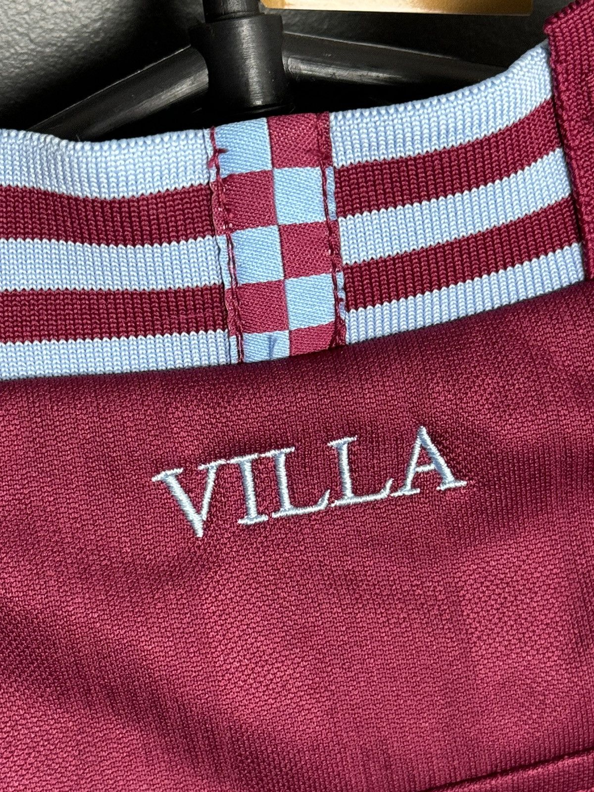 Macron Aston Villa 13/14 Home Football Jersey Size US L / EU 52-54 / 3 - 4 Thumbnail