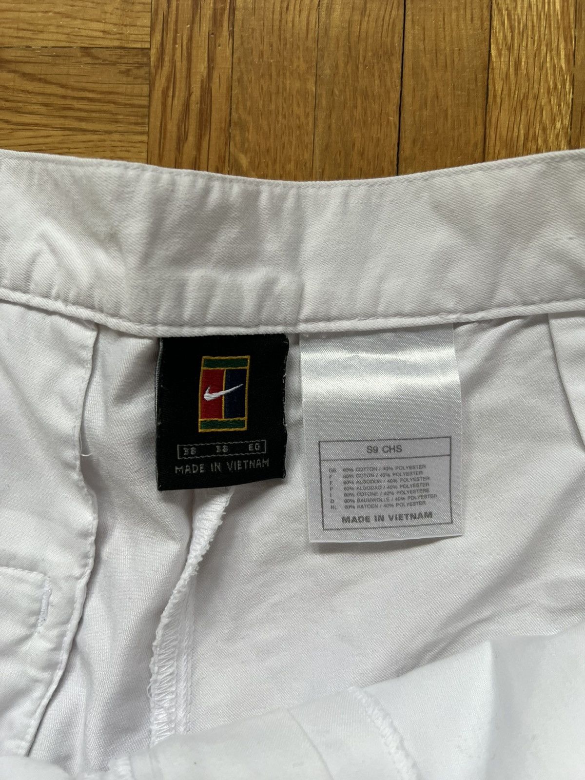 Vintage Shorts Nike Tennis Logo Vintage White Size US 36 / EU 52 - 3 Thumbnail
