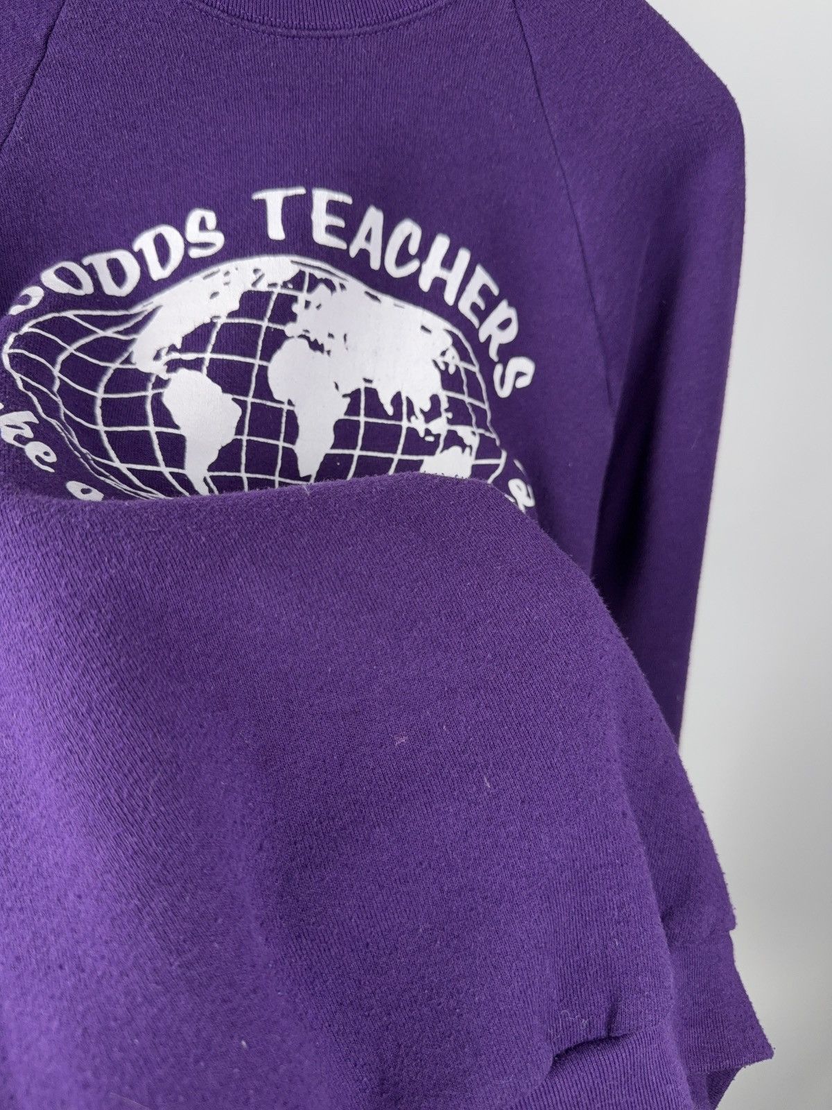 Vintage Vintage DODDS Teachers Sweatshirt Purple Globe Graphic Size US S / EU 44-46 / 1 - 3 Thumbnail