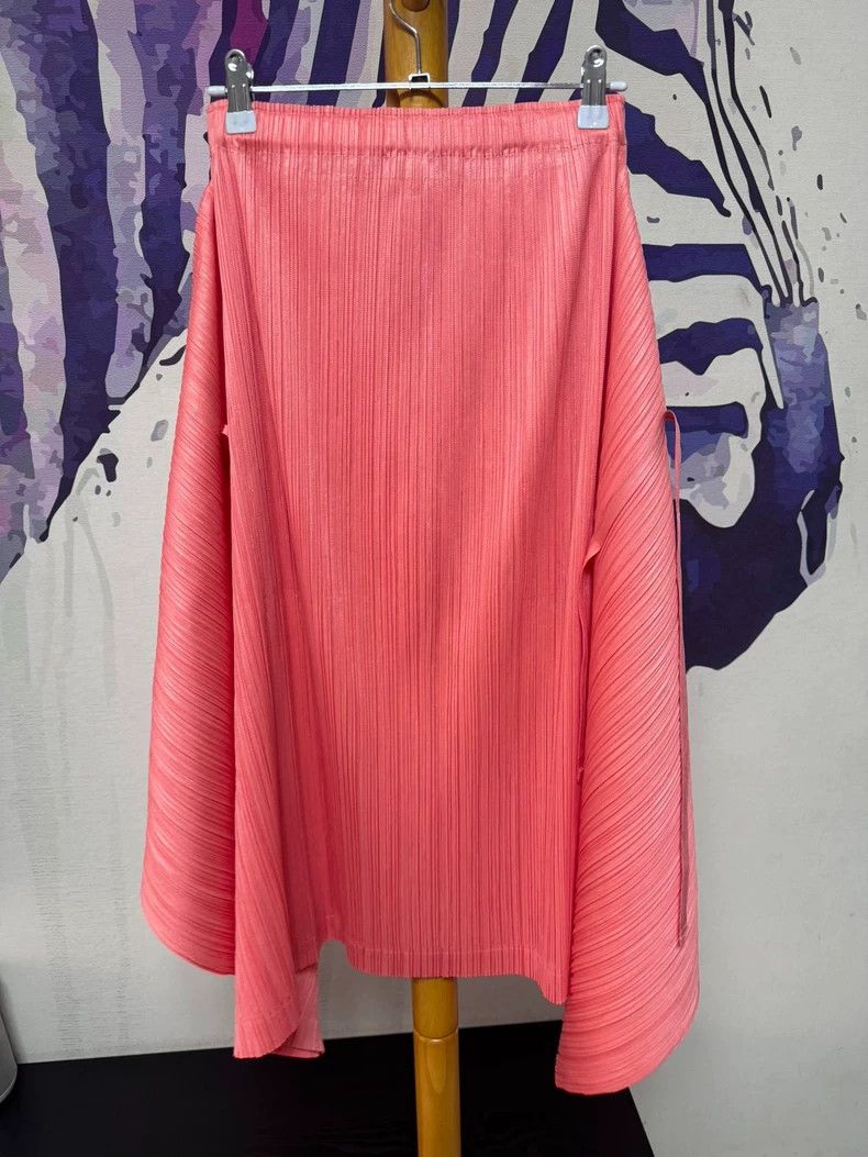 Issey Miyake Issey Miyake size:3 Pink pleated kelp skirt Size 23" - 3 Thumbnail