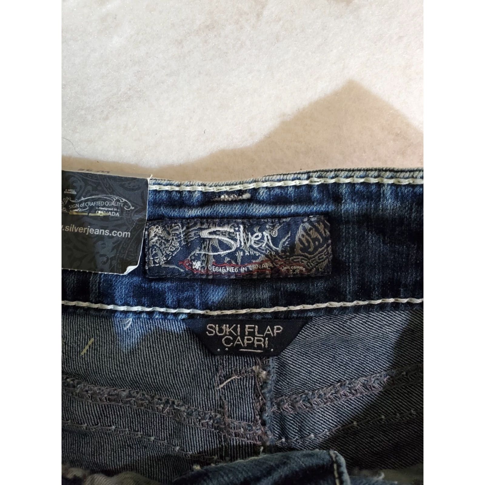 Vintage NWT Silver Signature Capri Jeans -Suki Flap Capri- Distressed Women's Size 25 Jeans Capri Blue 25 Size 42" / US 20 - 3 Thumbnail