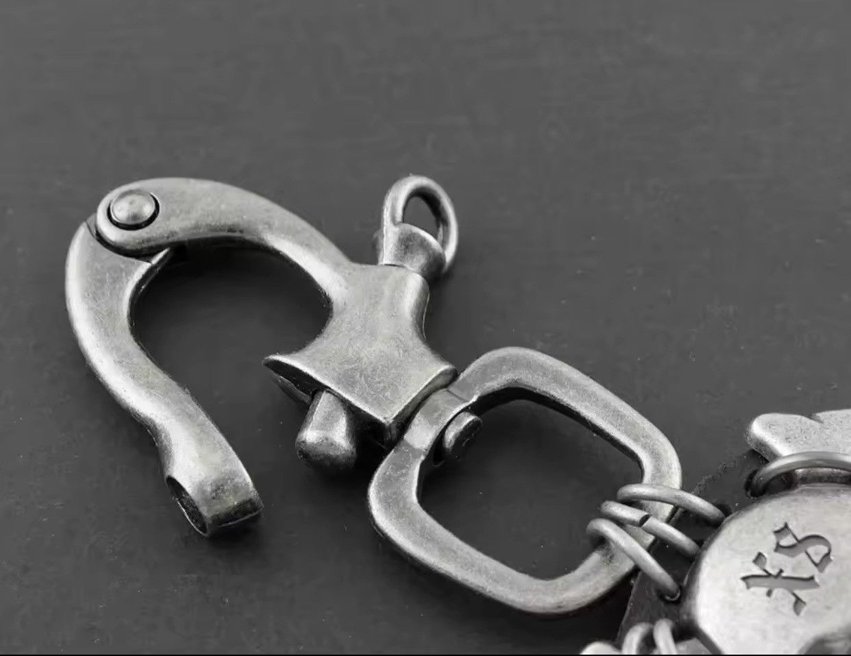 Vintage Biker Punk Lobster Trigger Swivel Clasps Skull Keyring Size ONE SIZE - 2 Thumbnail