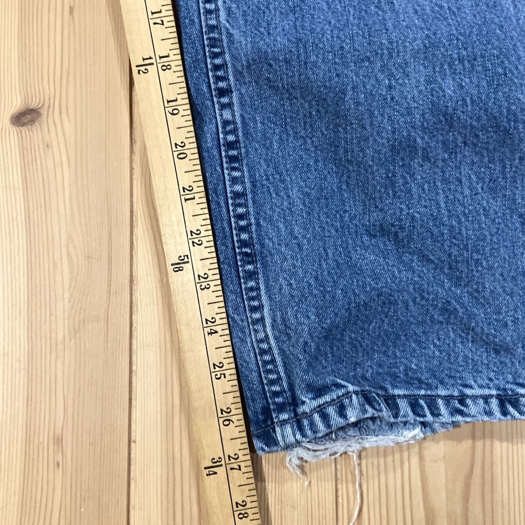 Levi's VINTAGE Levi's Silver Tab Jeans Light Wash Denim 33x27 Relaxed Straight 5-Pocket Mens Blue 90s American Theme Jeans Size US 33 - 3 Thumbnail