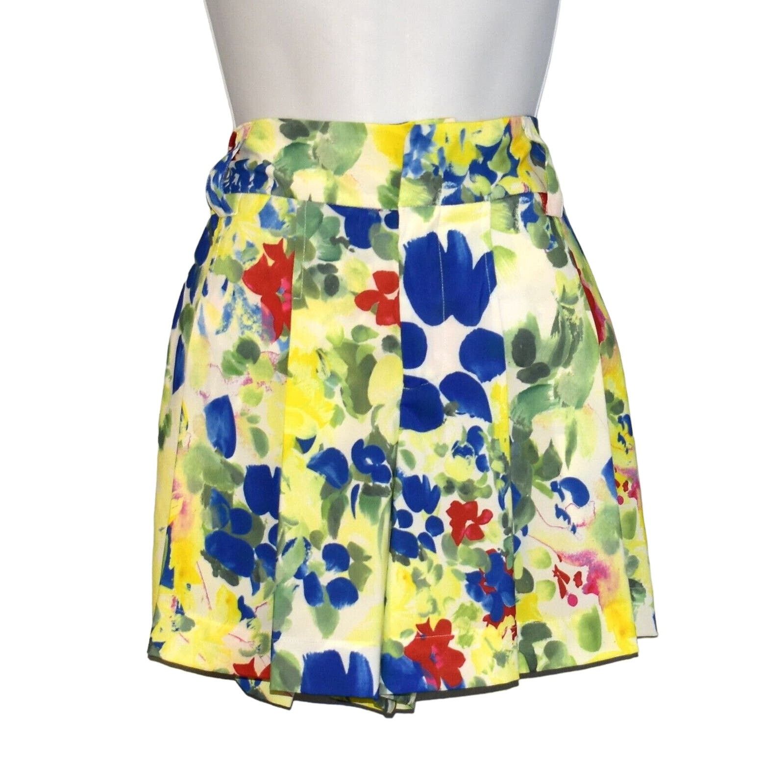 Alice + Olivia ALICE + OLIVIA Pleated Multicolor Floral Print Shorts Size S Size 27" / US 4 / IT 40 - 1 Thumbnail