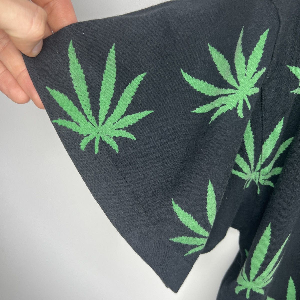 Other Vintage 90’s Amsterdam Marijuana Cannabis T-Shirt Y2K Size US XL / EU 56 / 4 - 8 Thumbnail