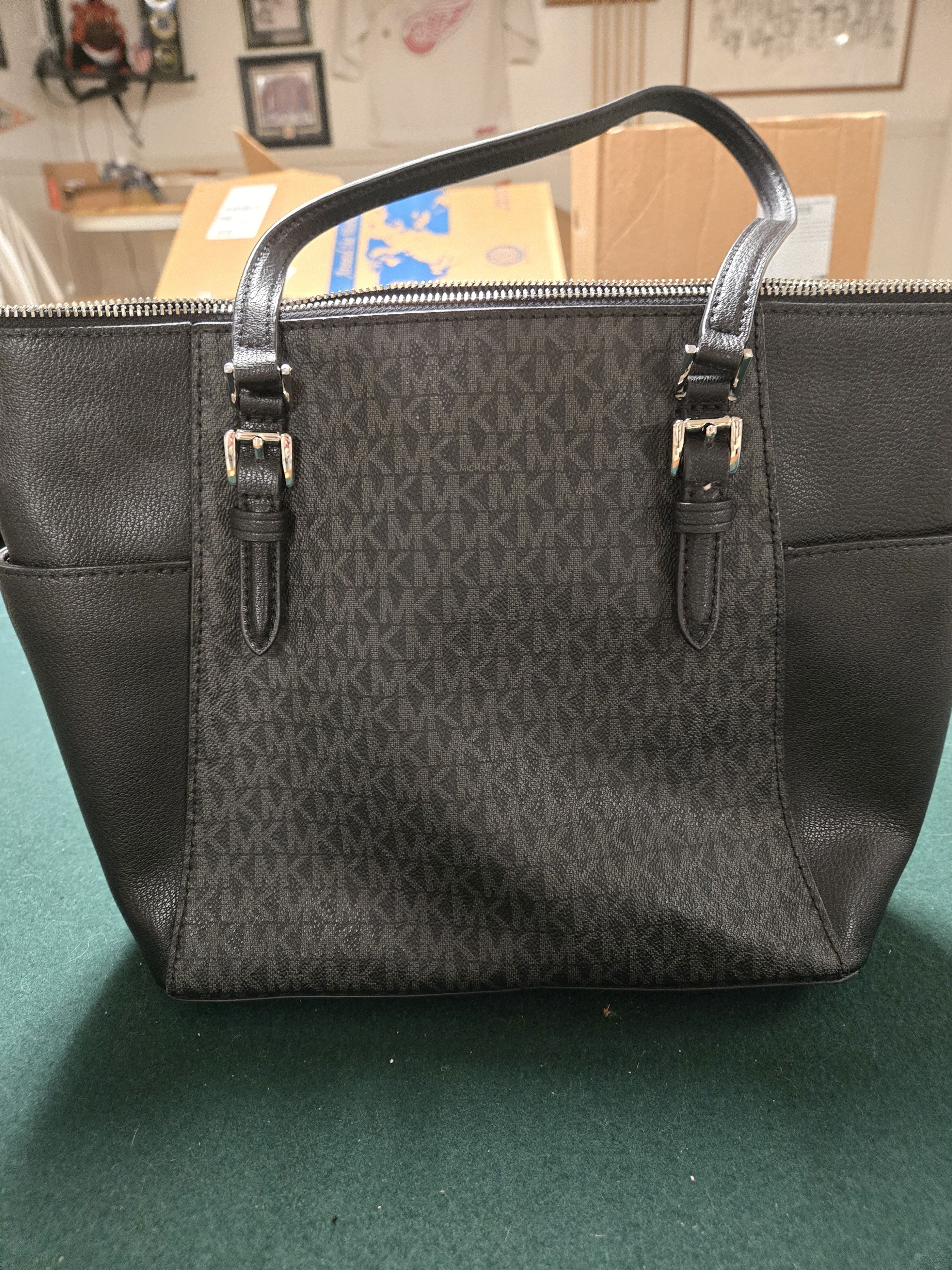 Michael Kors Michael Kors Black Handbag Size ONE SIZE - 3 Thumbnail