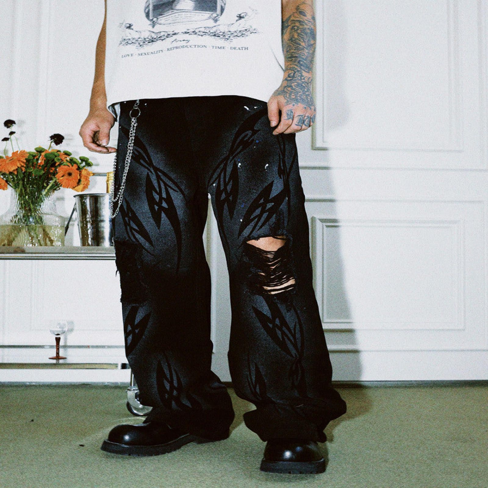 Other Black Graphic Distressed Wide Leg Jeans Size US 32 / EU 48 - 3 Thumbnail