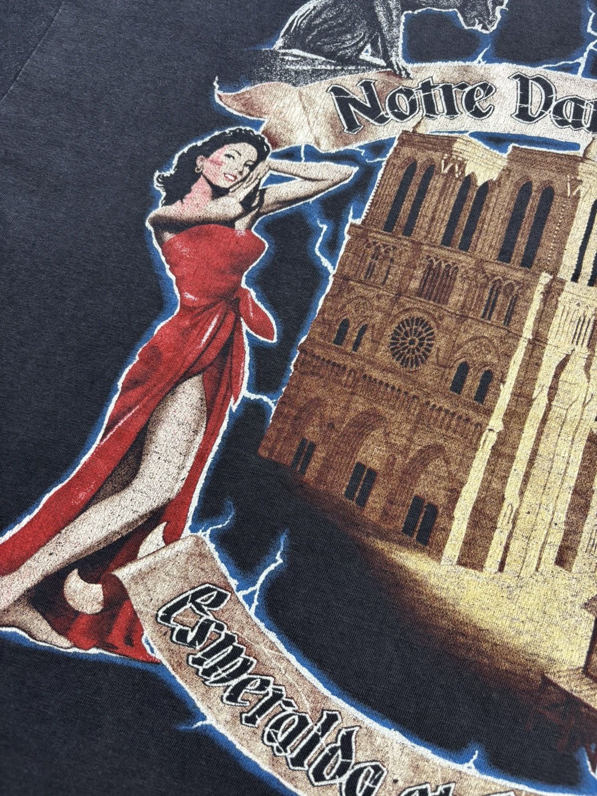Vintage Vintage 1996 Quasimodo Notre Dame De Paris T Shirt Movie Tee Size US XL / EU 56 / 4 - 5 Thumbnail