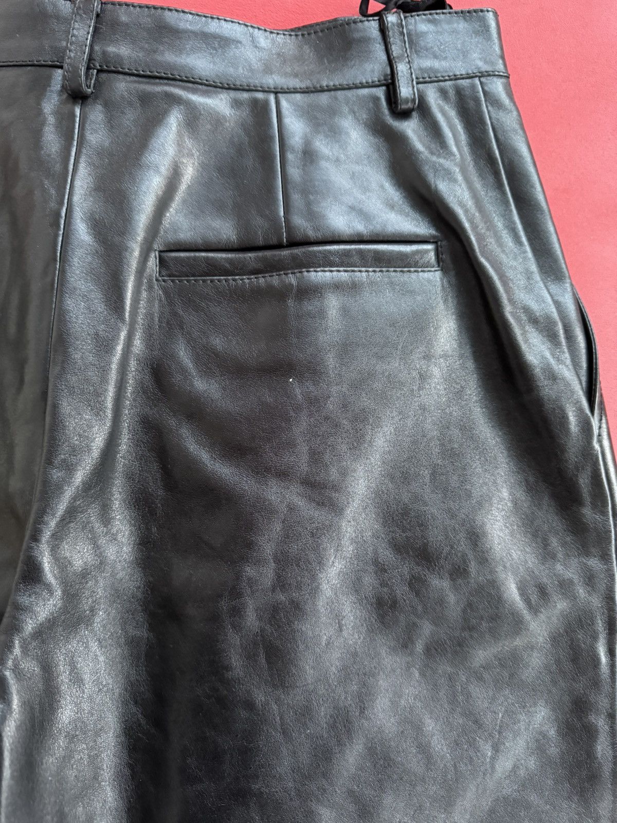 Gucci Gucci leather textured vinyl, size M int Size 28" / US 6 / IT 42 - 10 Thumbnail