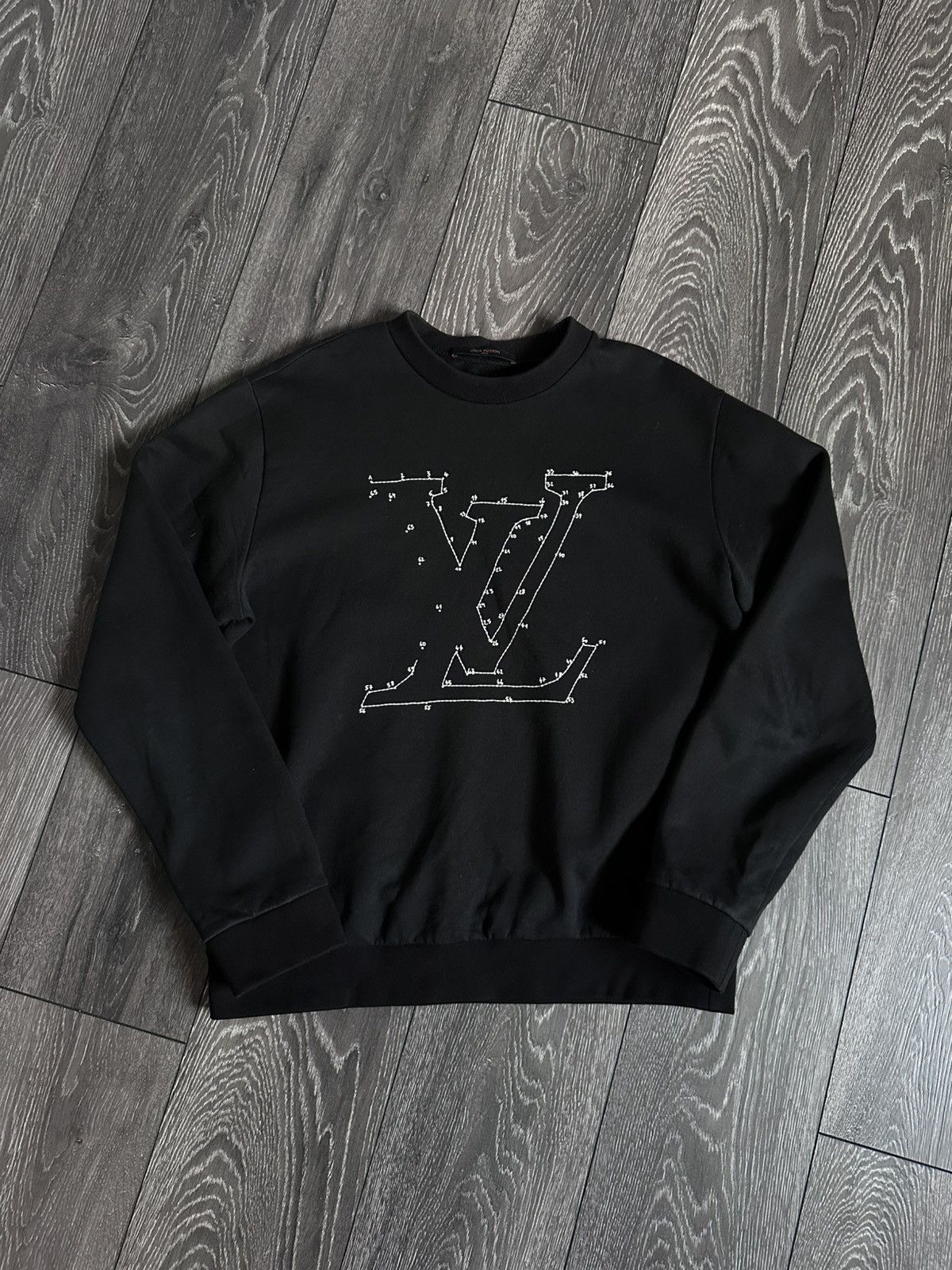 Louis Vuitton louis vuitton stitch logo embroidered sweatshirt Size US M / EU 48-50 / 2 - 1 Thumbnail