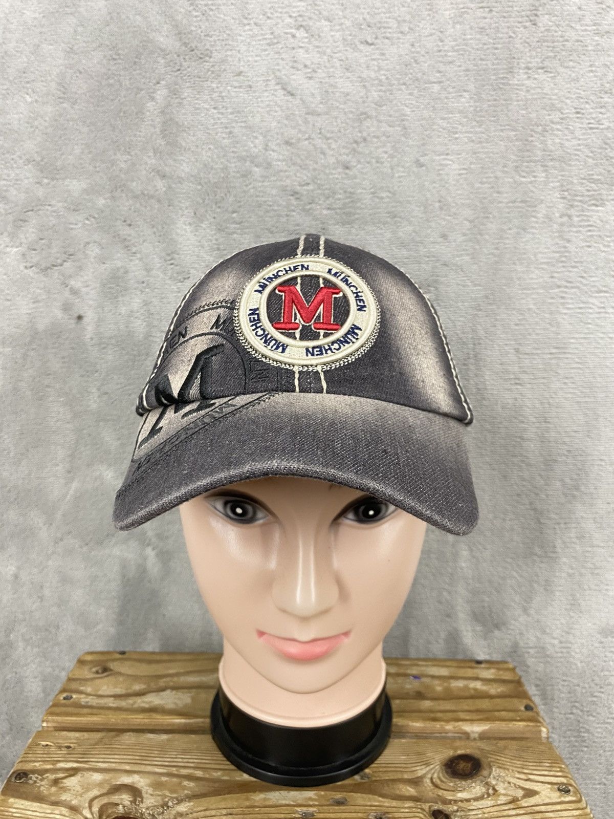 Robin Ruth 🔥RaRe🔥VINTAGE ROBIN RUTH MUNCHEN CAP TRASHED FADED DENIM Size ONE SIZE - 4 Thumbnail