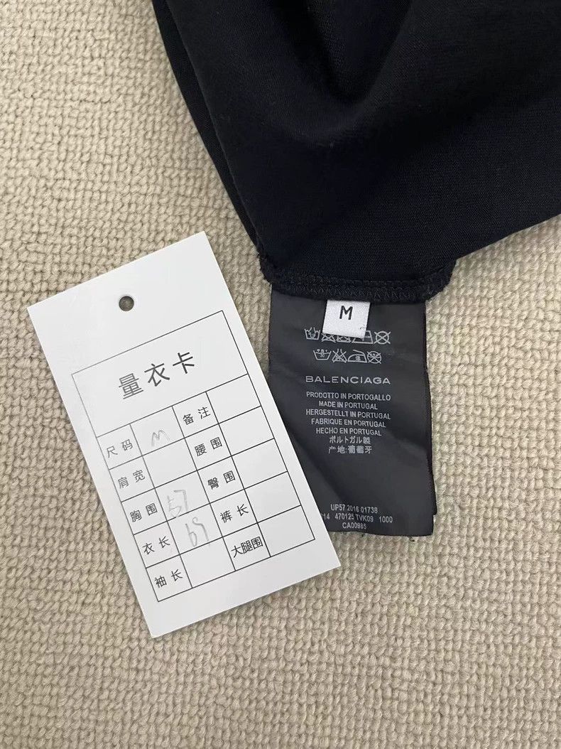 Balenciaga Balenciaga Letter Solid Crewneck Printed T-Shirt Size US M / EU 48-50 / 2 - 4 Thumbnail