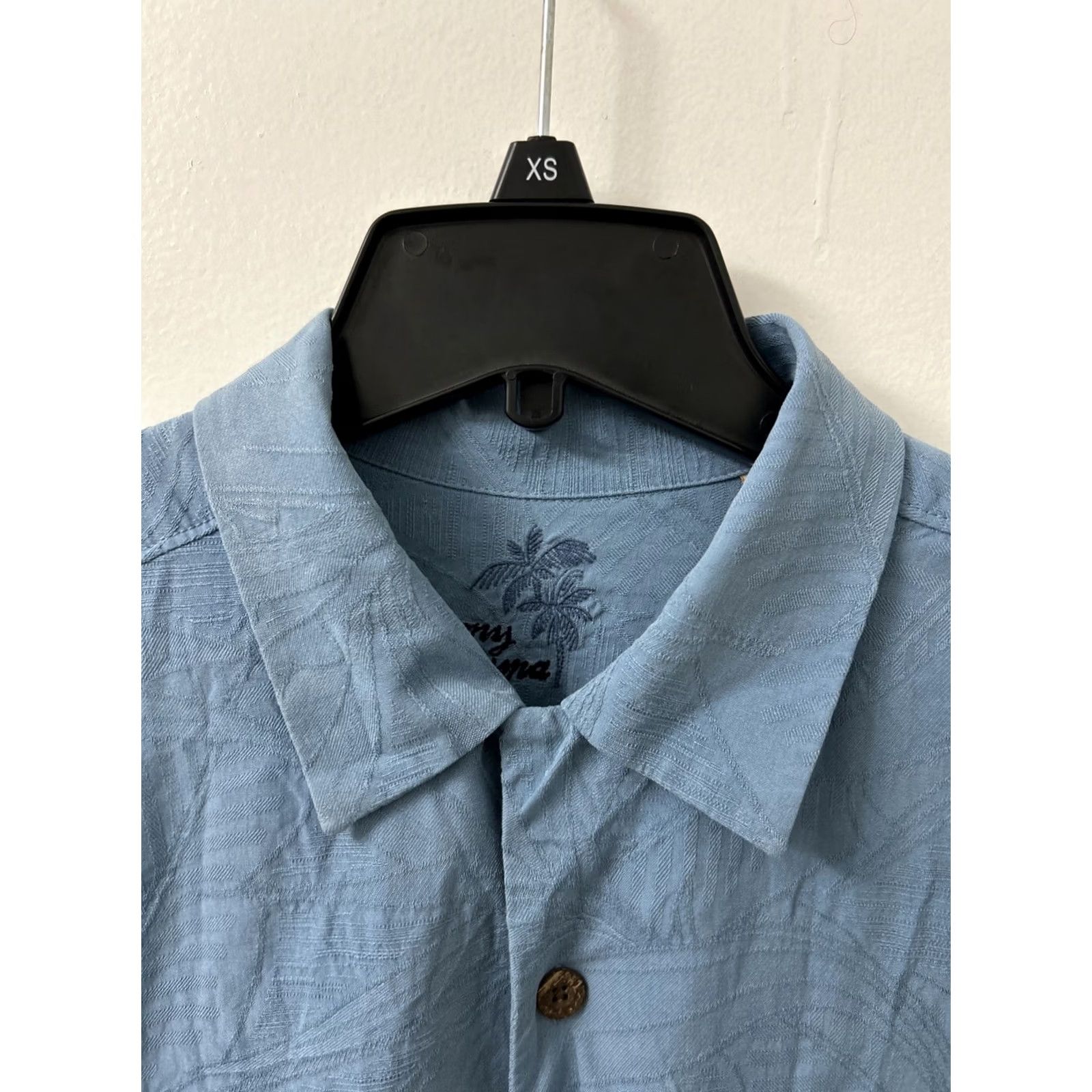 Tommy Bahama Tommy Bahama Shirt Mens S Blue 100% Silk Short Sleeve Button-Down Pocket Tropical Regular Fit Size US S / EU 44-46 / 1 - 5 Thumbnail