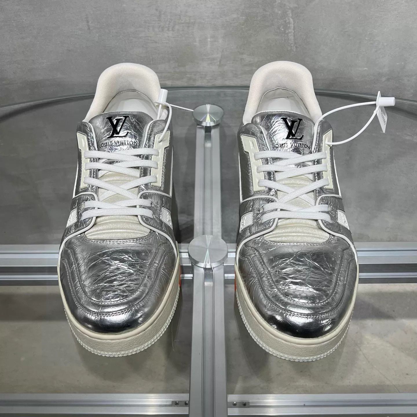 Louis Vuitton Silver Low-Top Sneakers Size 9 Size US 9 / EU 42 - 1 Thumbnail