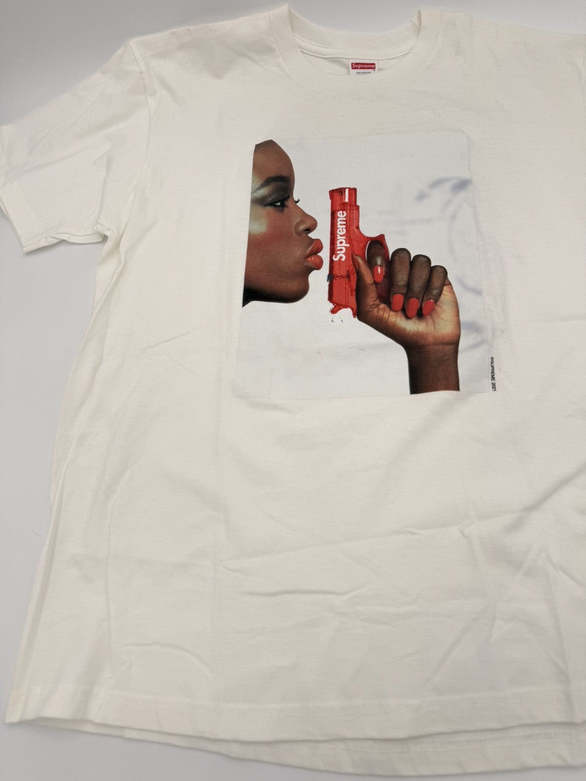 Supreme Supreme Water Pistol Tee Size US M / EU 48-50 / 2 - 6 Thumbnail