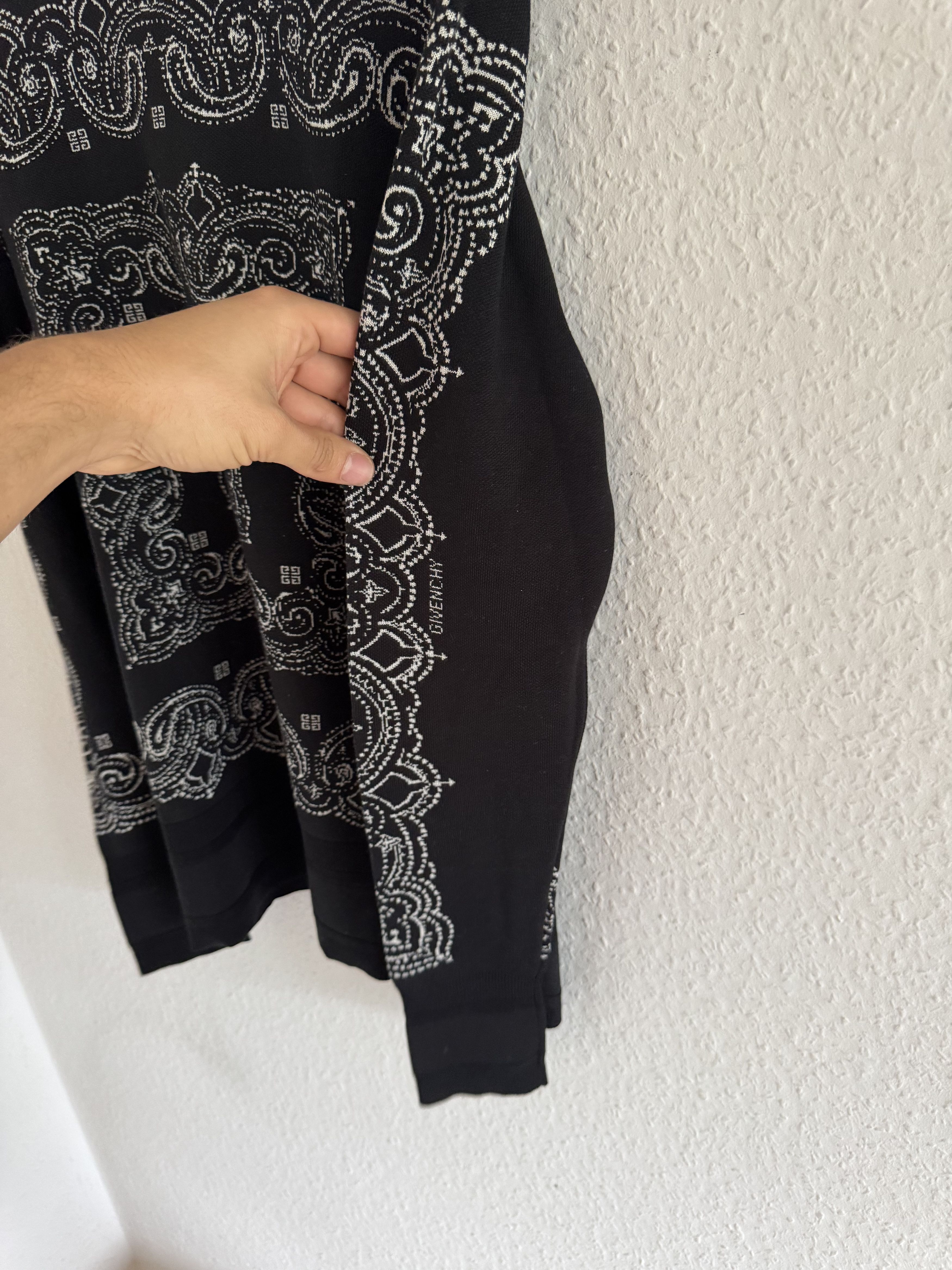 Givenchy Black White Paisley Silk Pullover Size US S / EU 44-46 / 1 - 6 Thumbnail