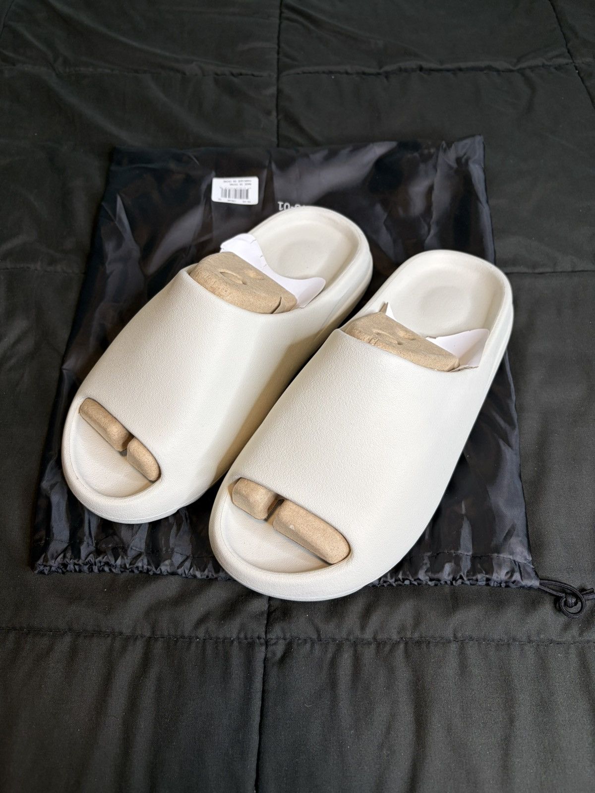 Yeezy YS-01 “Cream” Slide