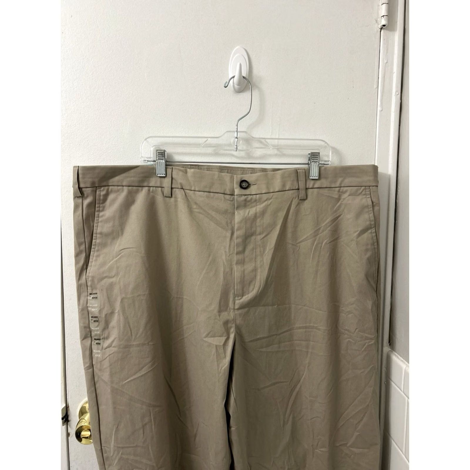 Croft & Barrow VINTAGE? No, not vintage. Croft & Barrow Pants Mens 42x32 Brown Khaki Relaxed Fit Flat Front YKK Trousers Size US 42 / EU 58 - 2 Thumbnail