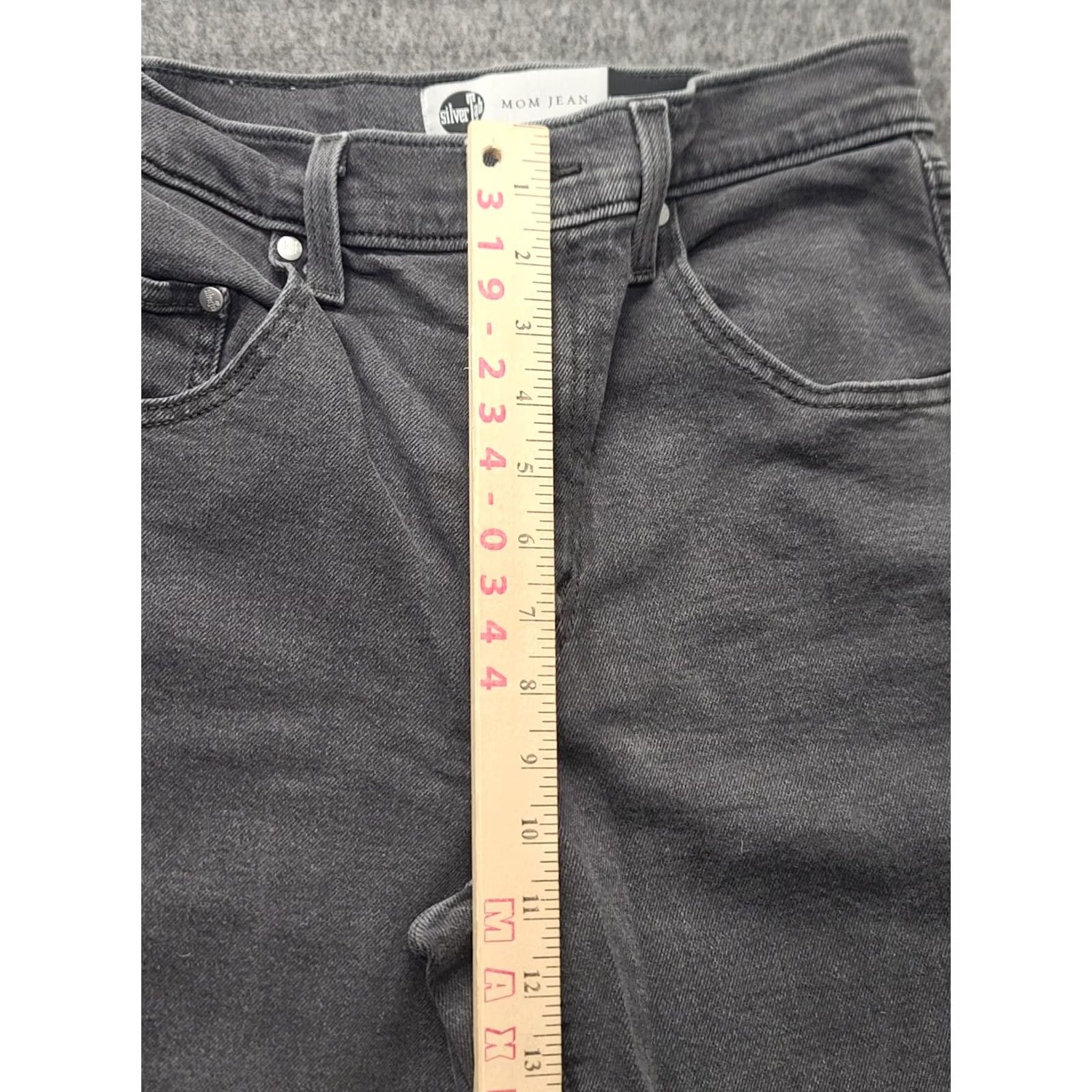 Levi's VINTAGE Levi's Silvertab Jeans Womens 26x27 Mom Skinny Fit Ankle Black Faded Grunge Y2K Womens Jeans Size 26" / US 2 / IT 38 - 4 Thumbnail