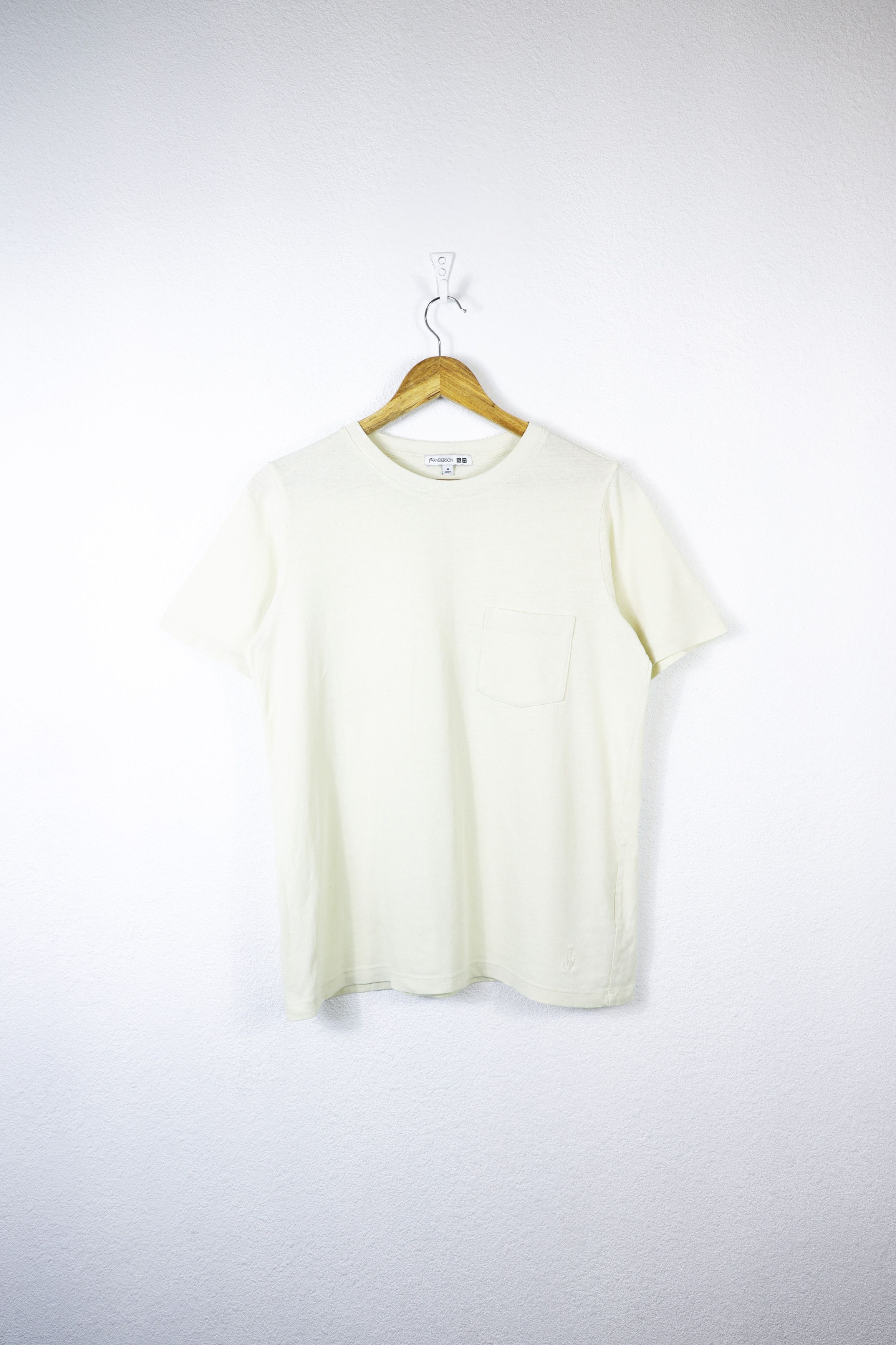 JW Anderson × Uniqlo J.W.Anderson x Uniqlo Logo Light Beige Tee T-shirt Size M / US 6-8 / IT 42-44 - 1 Thumbnail