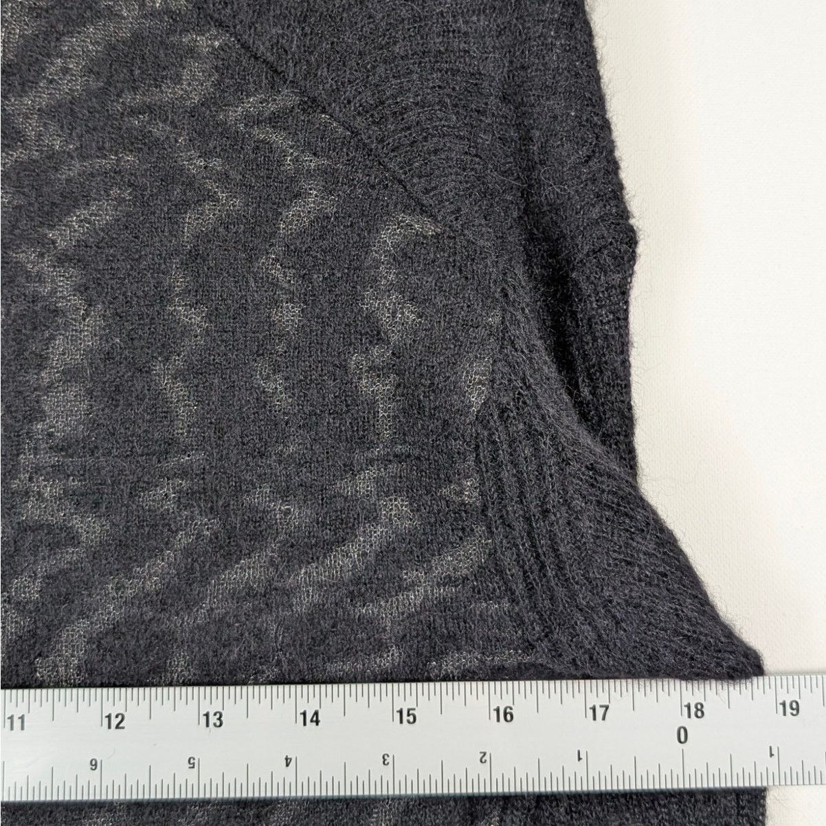 Alexander Wang Alexander Wang Charcoal V-Neck Mohair Alpaca Sweater XS USED Size XS / US 0-2 / IT 36-38 - 7 Thumbnail
