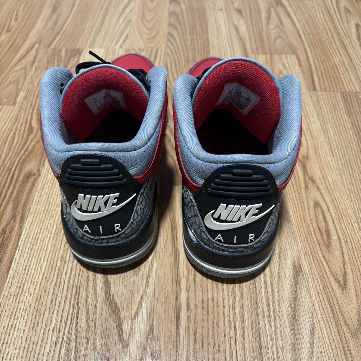 Jordan Brand Jordan 3 Retro SE Unite Size US 10 / EU 43 - 2 Thumbnail