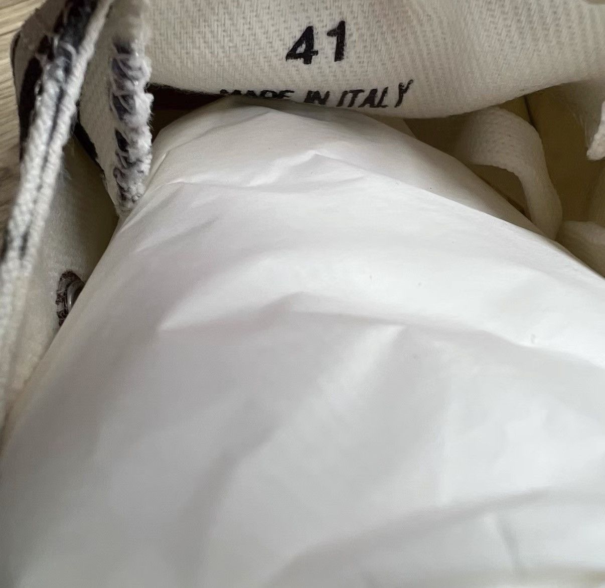 Maison Margiela Maison Margiela Tabi White Graffiti Split-Toe Shoes J41 Size US 8 / EU 41 - 8 Thumbnail