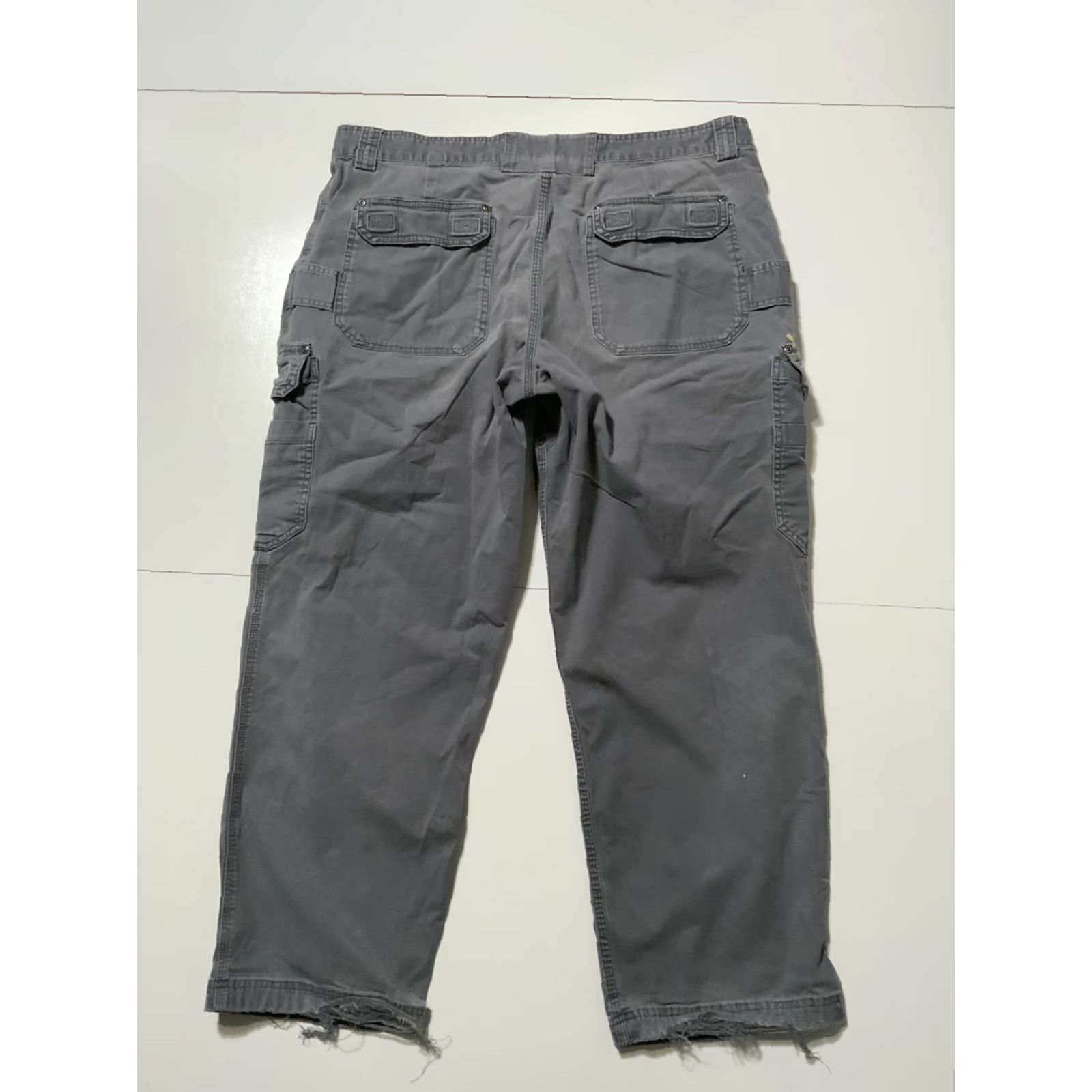 Vintage Duluth Trading Co. Flex Fire Hose Workwear Distressed Gray Cargo Utility Pants Mens 42 Regular 30in Inseam Gray Cargo Distressed Workwear Mens Pants Size US 42 / EU 58 - 3 Thumbnail