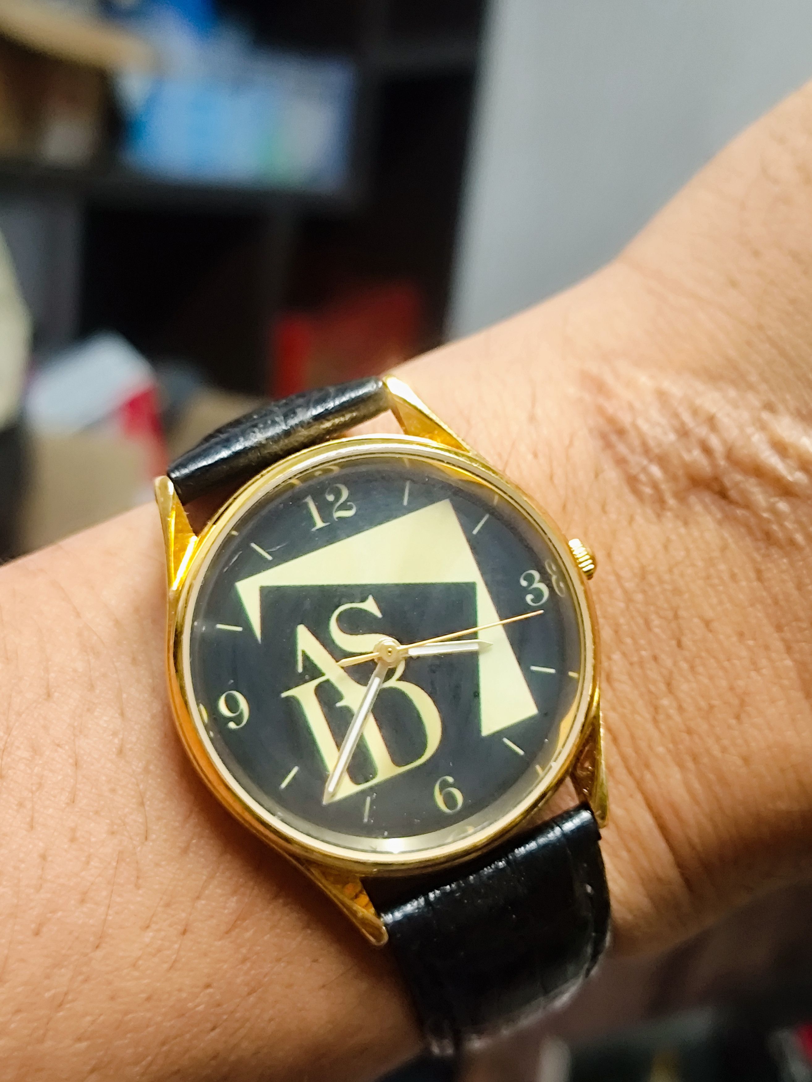 Japanese Brand Vintage Watch by JAPAN DESIGN STREETWEAR QUARTZ WATCH Size ONE SIZE - 1 Thumbnail