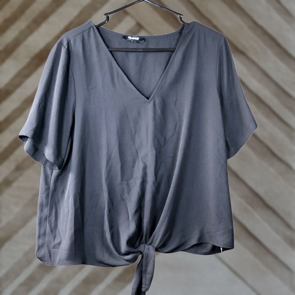 Madewell Madewell Blouse Black V-Neck Short Sleeve Front Tie Sheer Large Womens Shirt Tunic Size L / US 10 / IT 46 - 1 Thumbnail