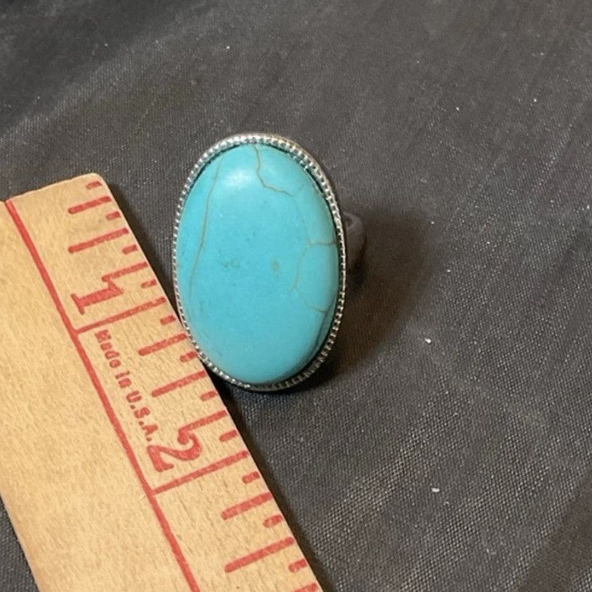 Vintage Large Turquoise Stone Ring SIZE 8 Size ONE SIZE - 2 Thumbnail