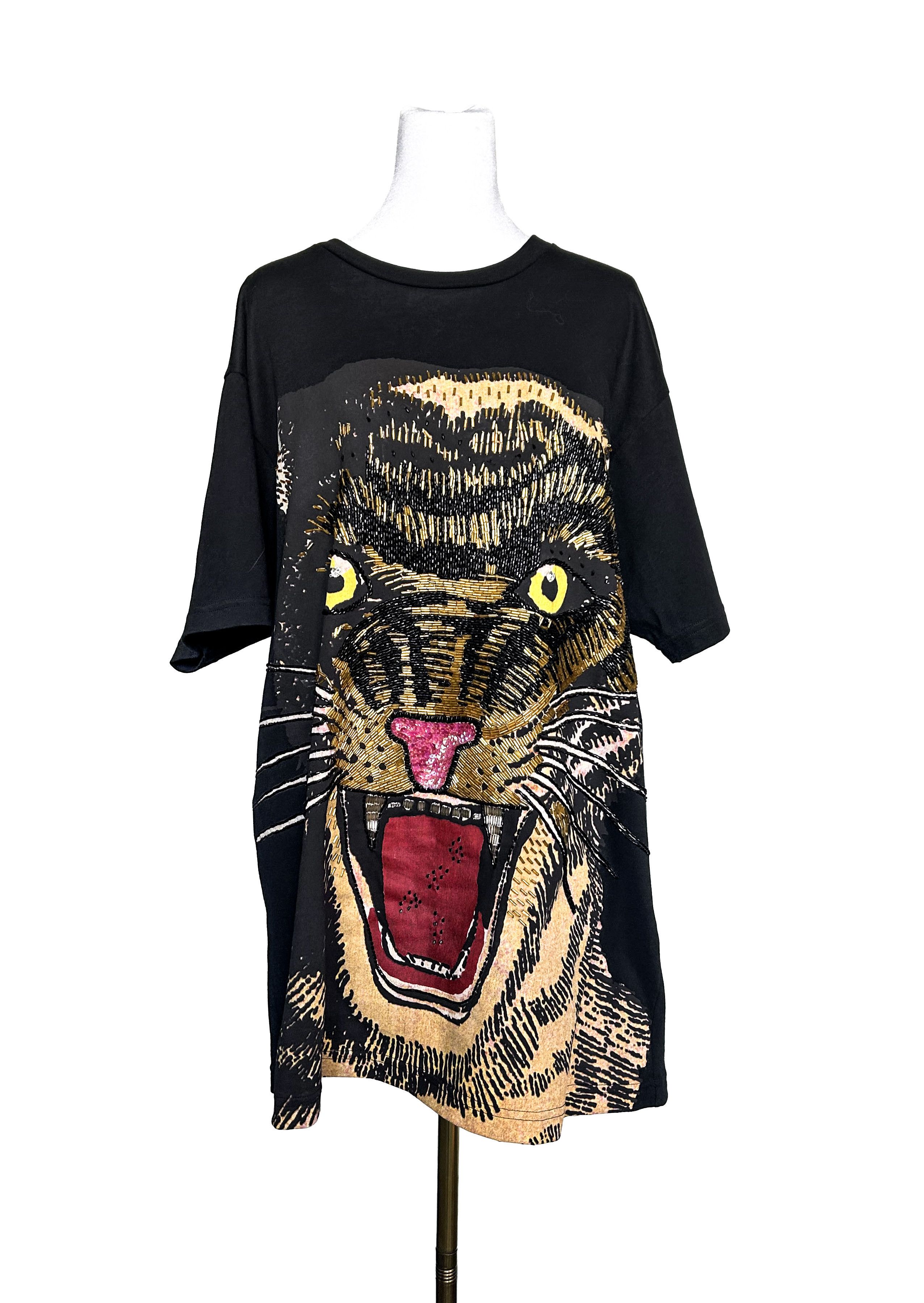 Image of Gucci Oversized Beaded Cat/tiger T-Shirt NWT in Black, Women's (Size Small)