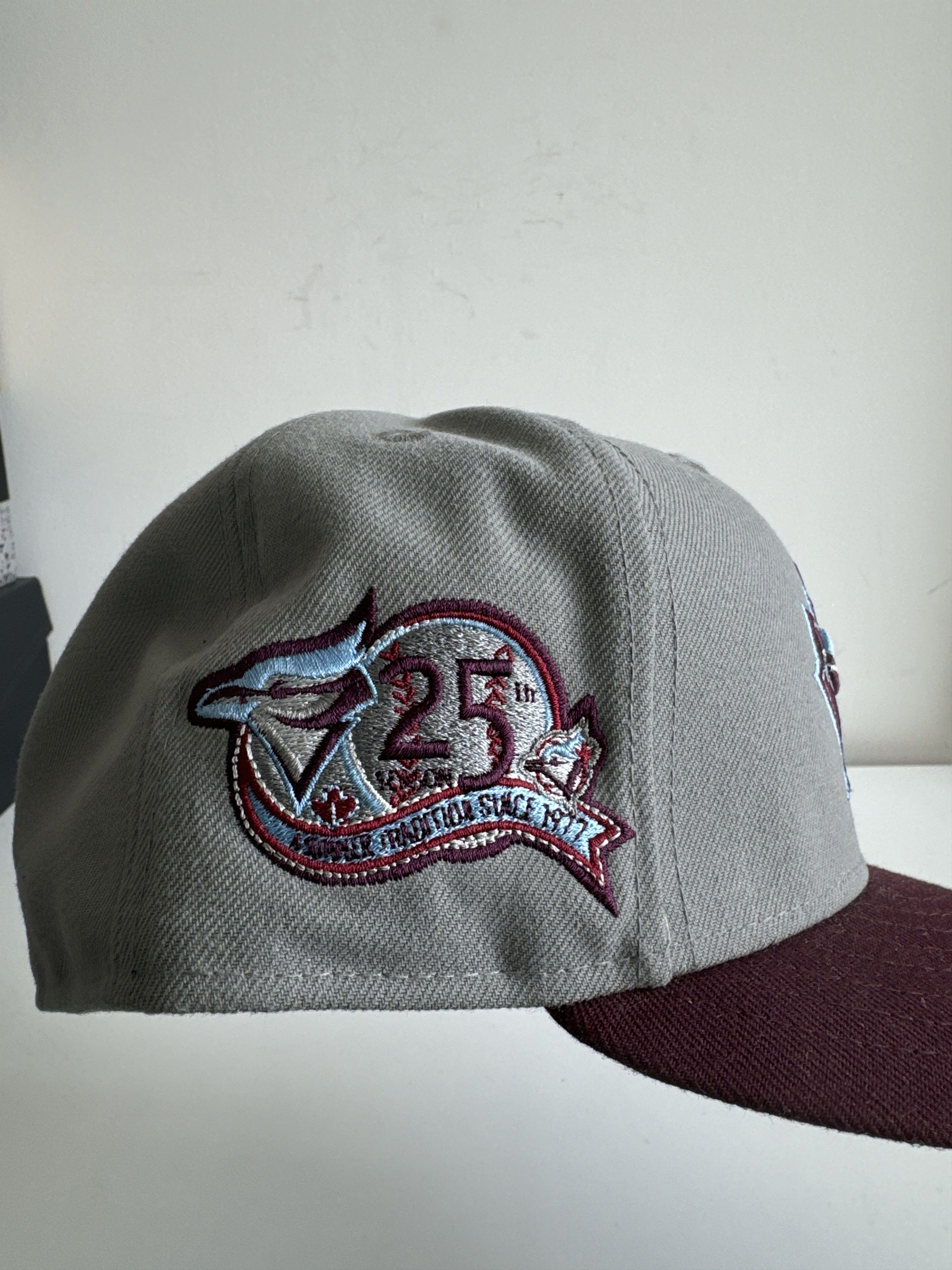 New Era Size 7 1/2 New Era Toronto Blue Jays Fitted Hat Size ONE SIZE - 4 Thumbnail